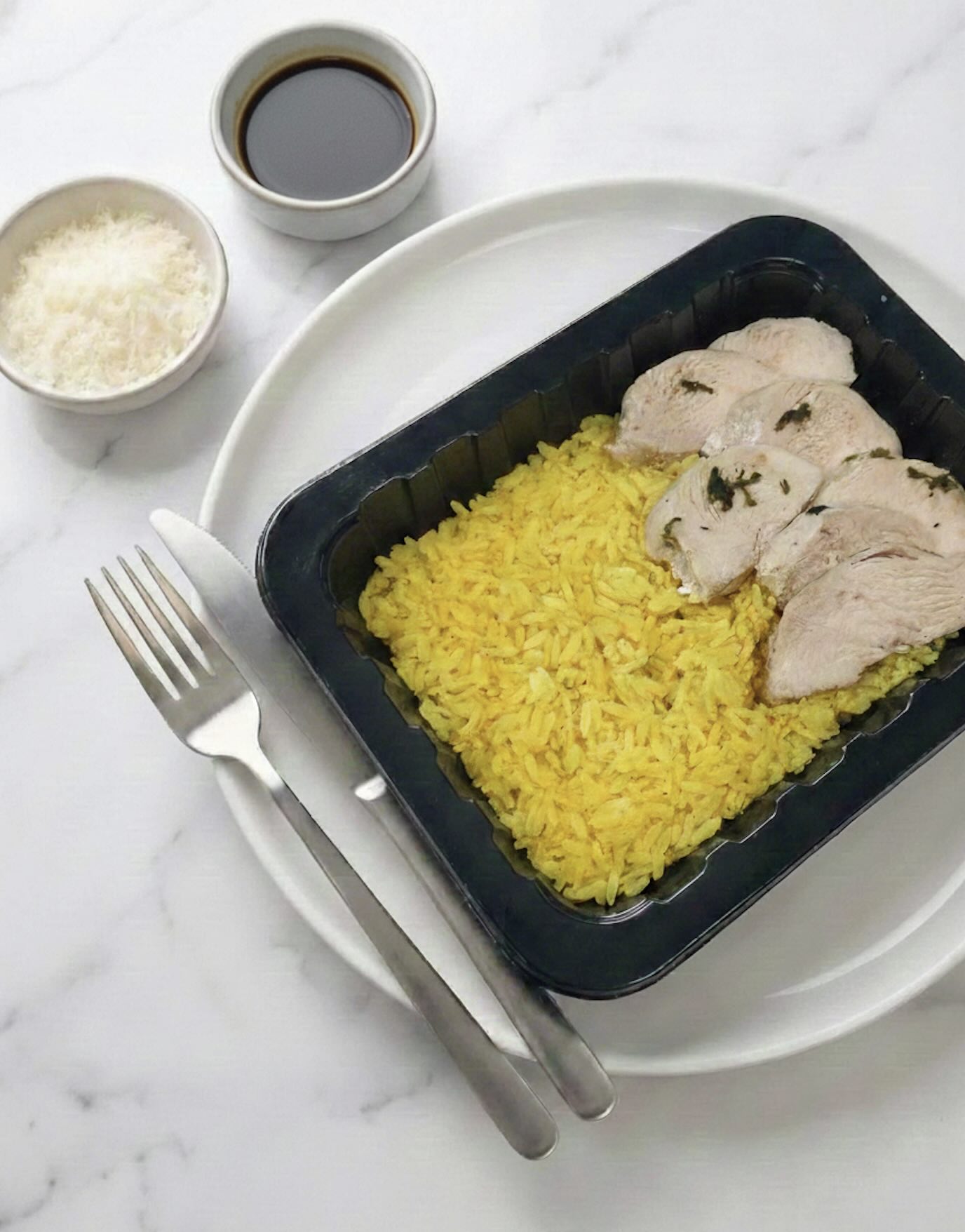 Pechuga de Pollo Asada con Arroz Curry