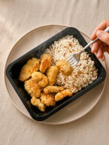 Cubos de Pollo Tempura con Arroz Árabe